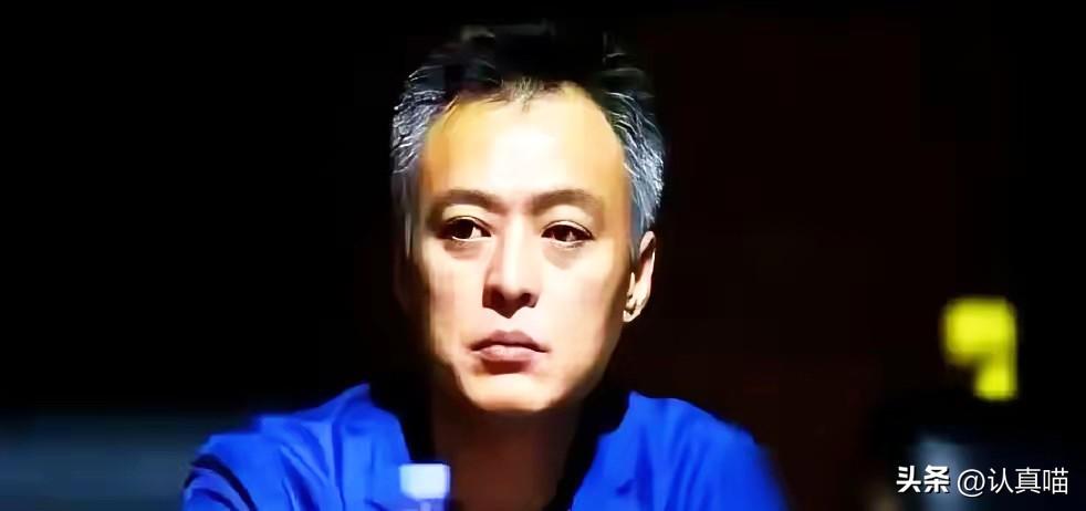 去年还站在世界之巅，今年却连决赛都进不去，林诗栋的断崖式下滑，看得人又心疼又清醒