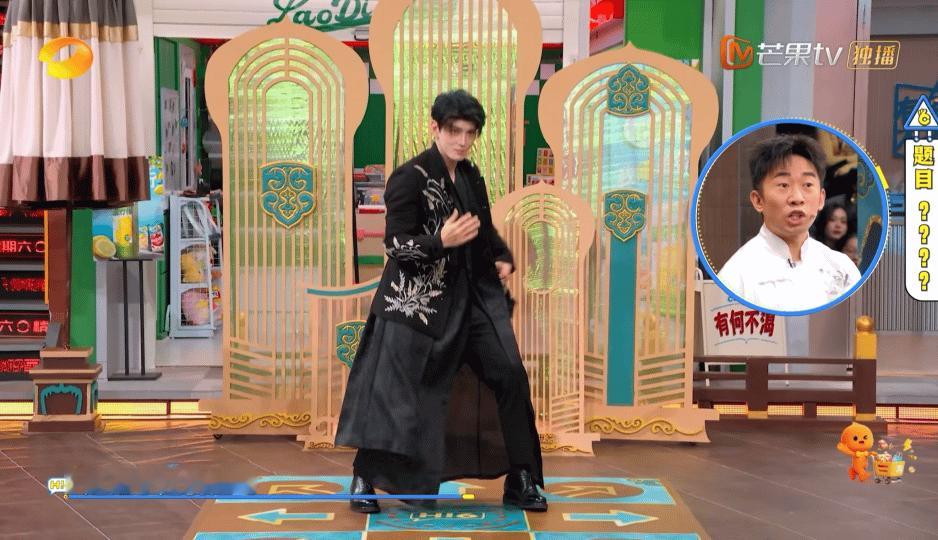 何炅说只想看徐正溪跳舞 连何炅老师都被徐正溪跳舞圈粉了，可见其魅力非凡！他跳舞时