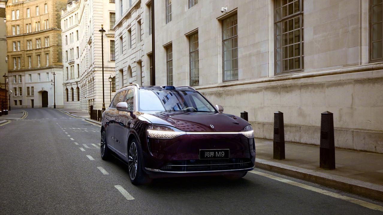 说实话，问界M9能走到今天这个位置，很多人一开始真没想到。要知道，50万级豪华车