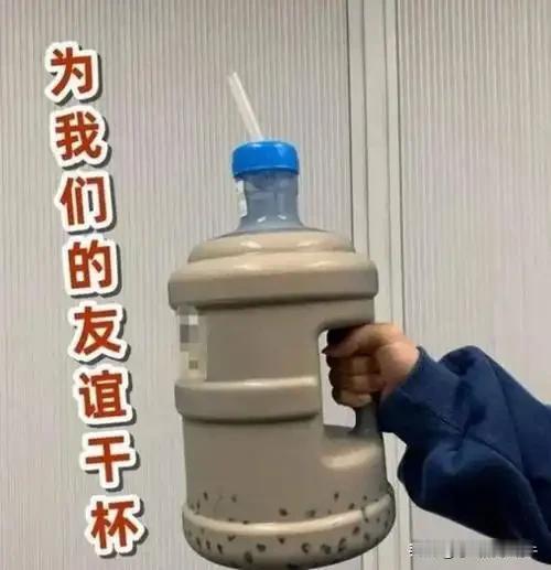个人感觉，现在的人与人之间好像只有利益关系了！啥都需要金钱维护，尤其是各种节日，