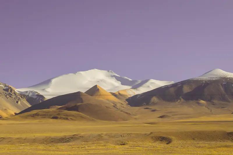 上联：一起一落是人生；诚邀下联下联：有起有伏是征途。