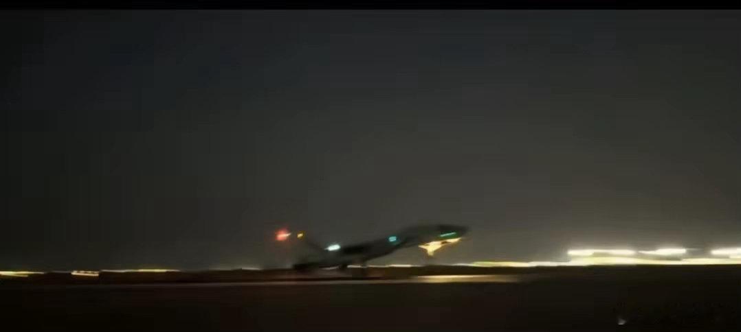 伊朗飞行员真的不怕死。F-14AM战机深夜升空，直接化身“空中大笤帚”，拦截美军
