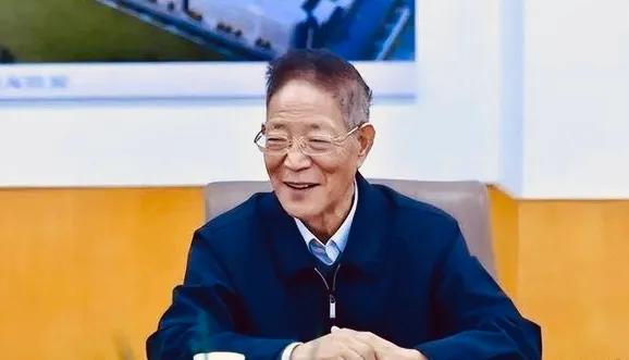 2020年，78岁的大学教授王泽霖，嫌8块钱一包的方便面太贵，被人嘲笑买不起。不
