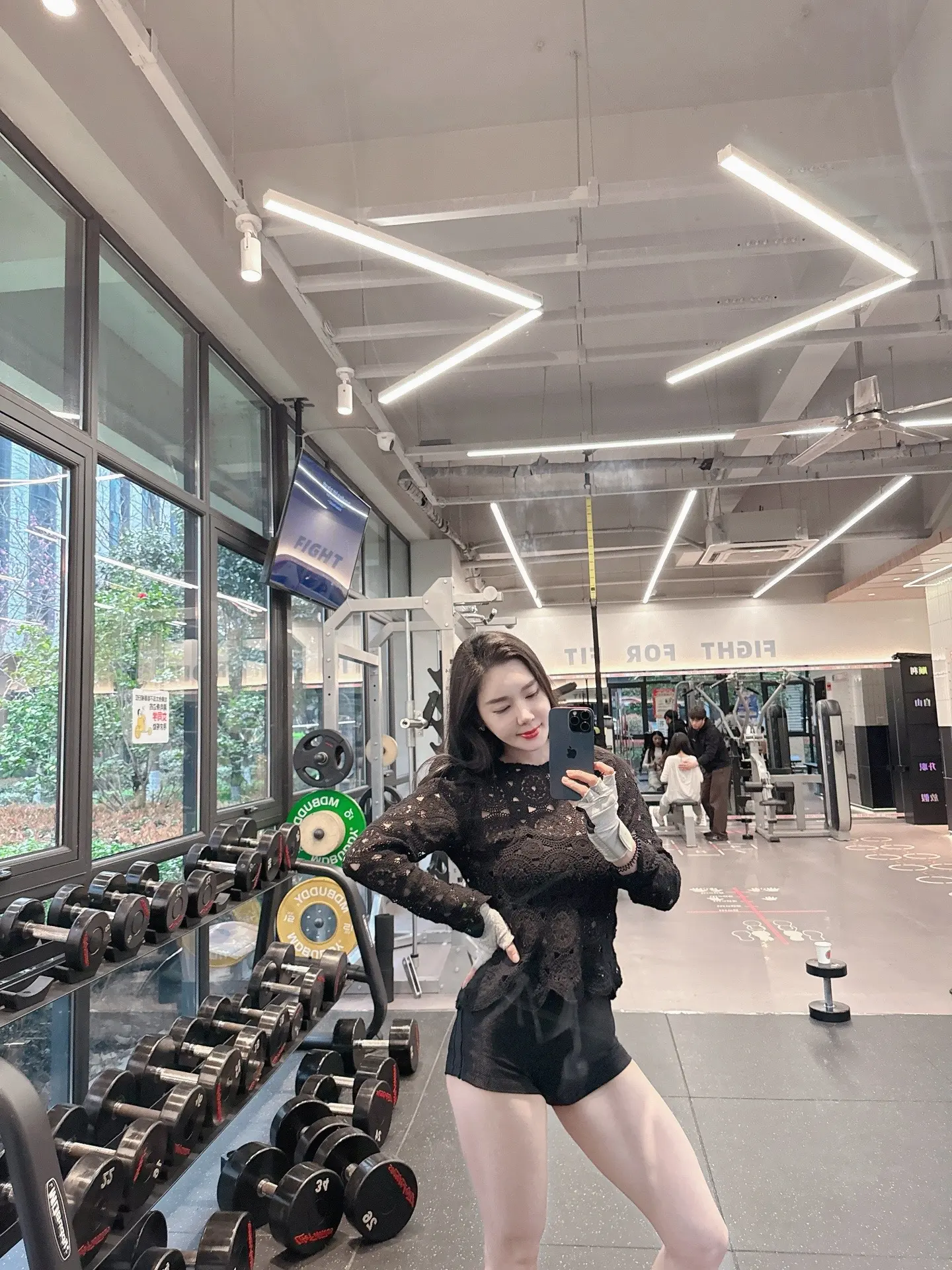 今天多一份拼搏，明天多八个男模。