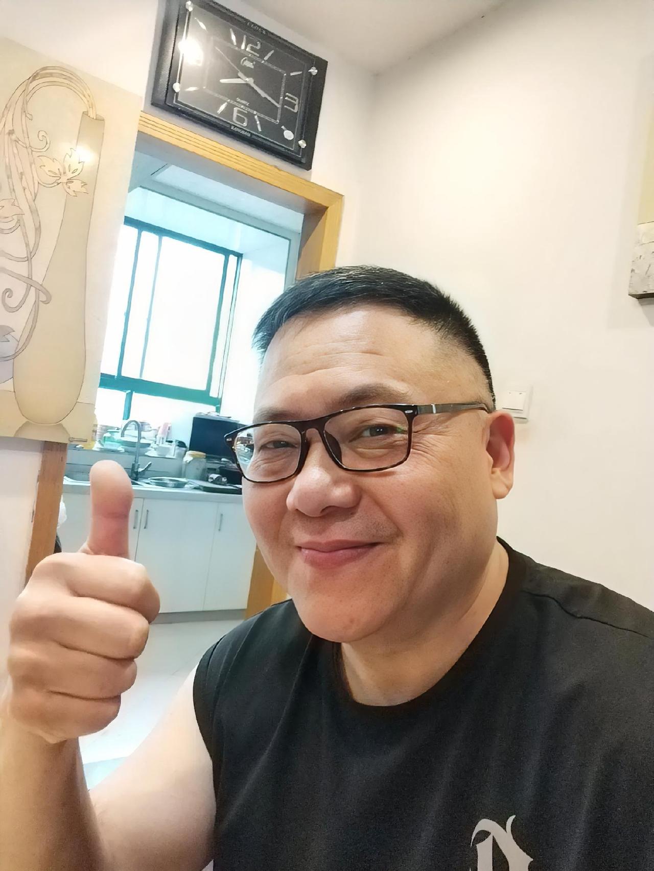 昨天晚上，从朋友家里坐地铁回家快10点了。

5月31号0点，有一场举世瞩目的欧