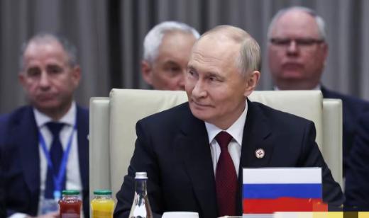 俄罗斯对华消息：

12月2日，俄罗斯财政部正式宣布，开始卖他们国内头一回用人民