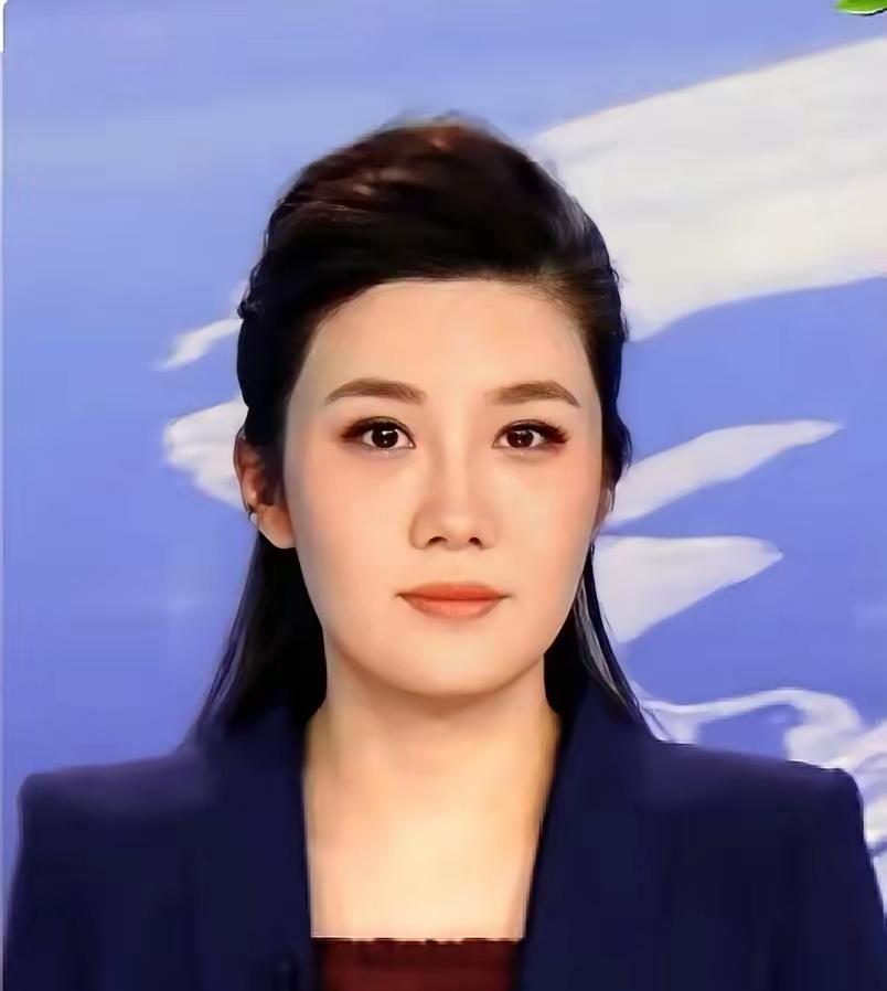 家产几十个亿，非要自己努力找工作，去央视念稿子。她就是郑子可，济宁华力集团的千金