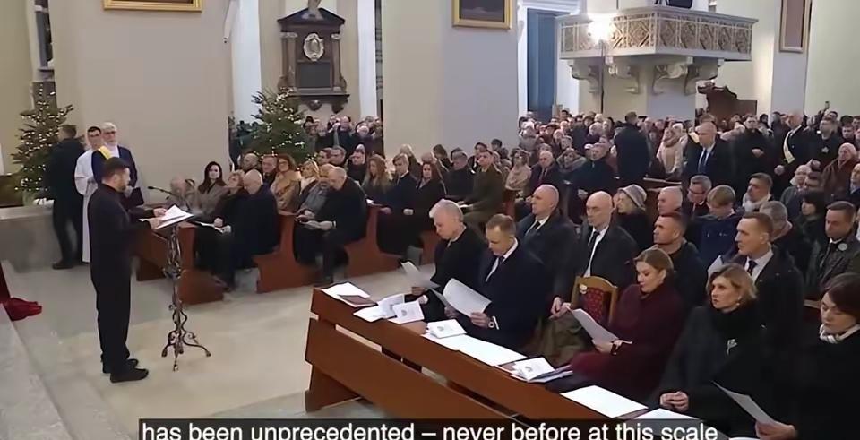 泽连斯基又抱怨“地主家的余粮”不到位
泽连斯基近日在纪念维尔纽斯起义遇难者的致辞