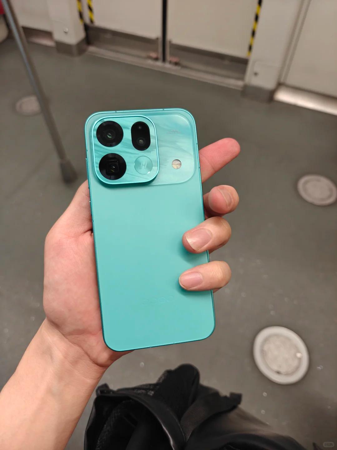 OPPO Find X9sPro用了一星期，简单吐槽下

Find X9sPro