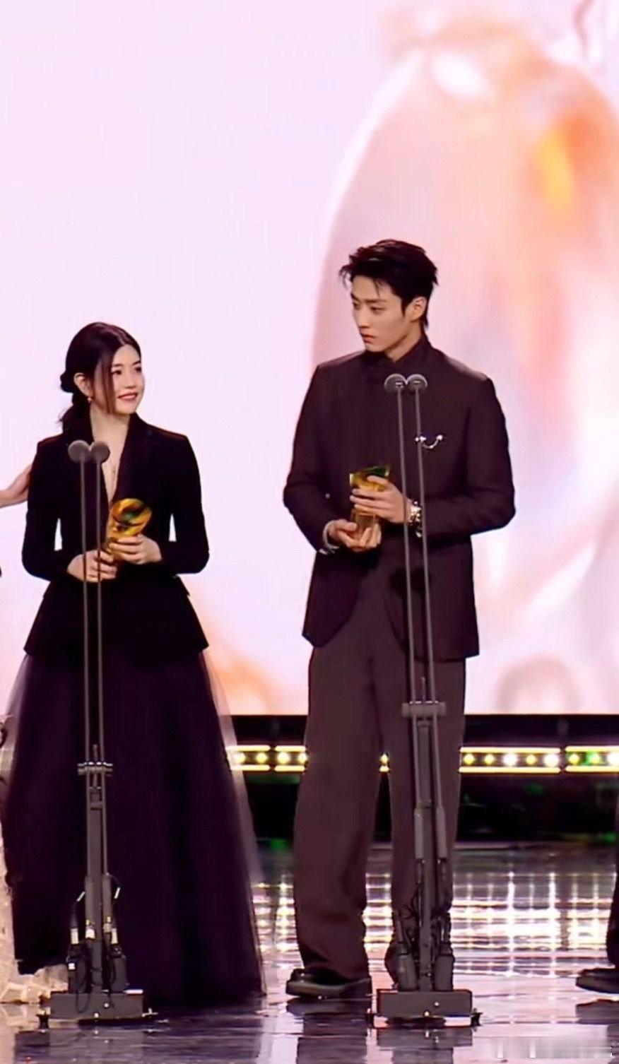 难怪李雾不想出国怪不得李雾不想出国找到李雾不想出国的原因了 难怪李雾不想出国，星