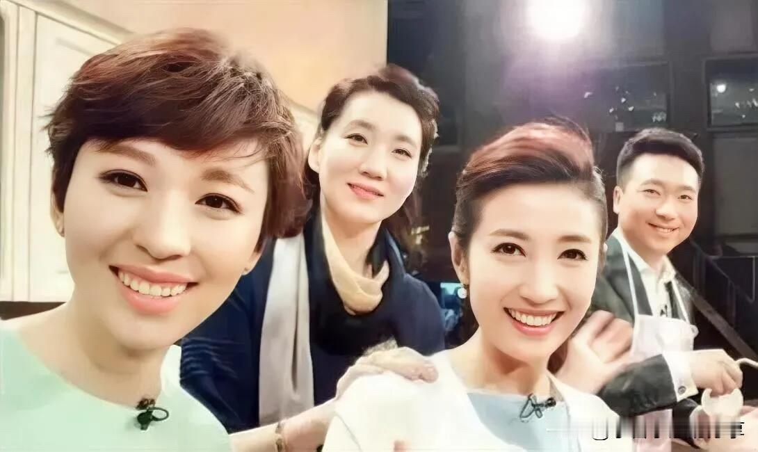 李修平真是天生丽质，五官精致有辨识度，圆脸大眼睛长得十分富态，眼神明亮，看着水灵