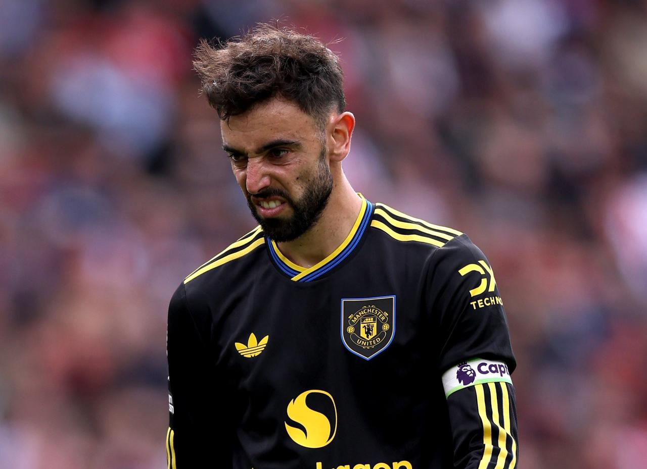 【B费：我不后悔留下】现年31岁的B费已在老特拉福德效力五年，收获了一座卡拉宝杯