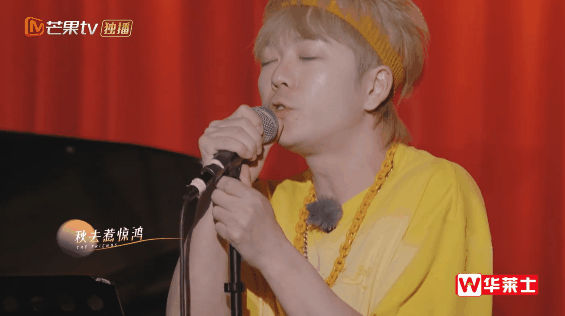 #王栎鑫翻唱此生皆欢喜# 天啦噜，王栎鑫的翻唱太赞了！他在舞台上认真且深情，松弛