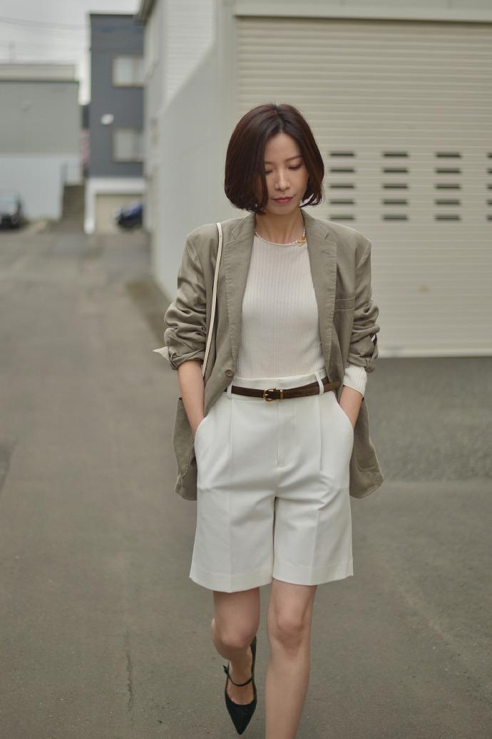 西服+西装短裤，解锁2023夏季高级穿搭，适合职场女性！

谁说职场女性夏天只能