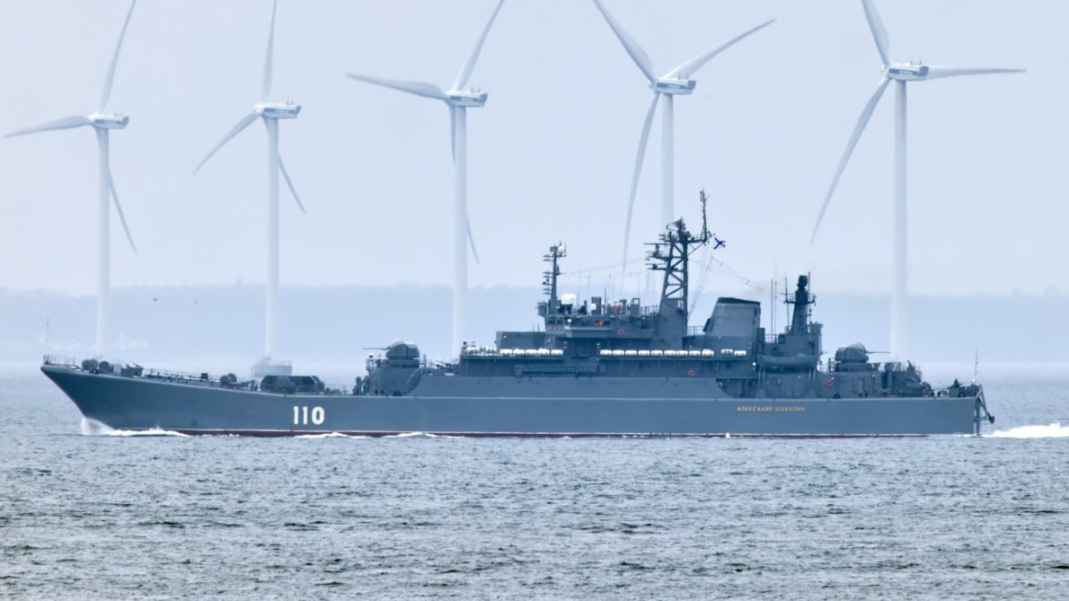 俄罗斯海军775/II型蟾蜍 II级登陆舰“亚历山大·沙巴林”号（LST 102