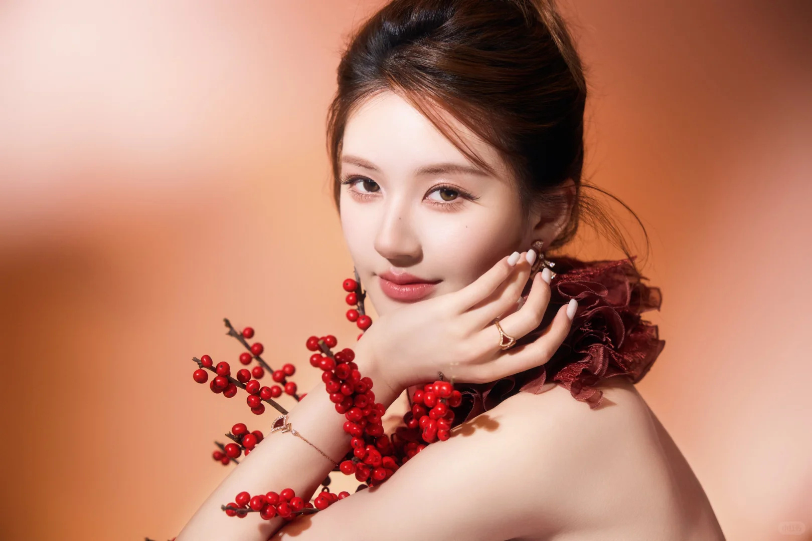 赵露思新春大片 