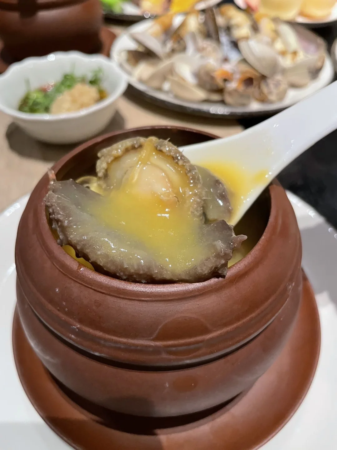 来云溪植物园，就不能错过鸣泉居的自助餐❗️