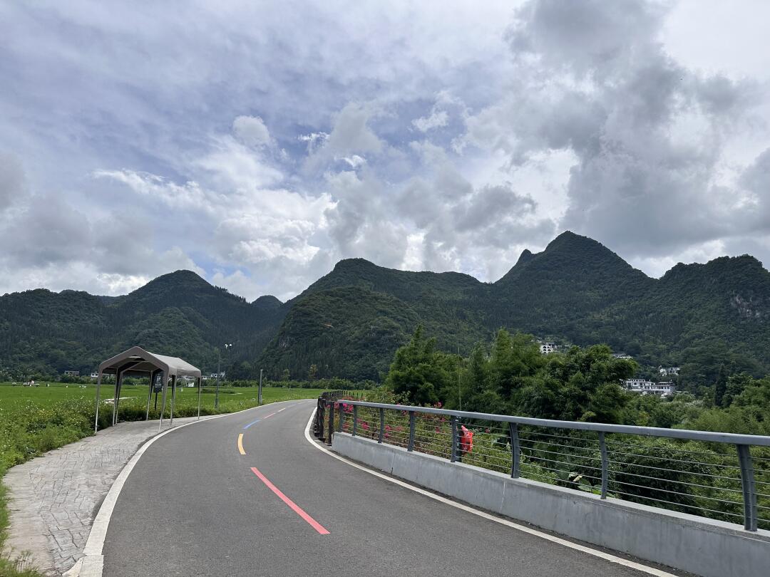 女生一定要多掌握一些防止身边人嫉妒的方法：1、在一些场合，要懂得示弱...