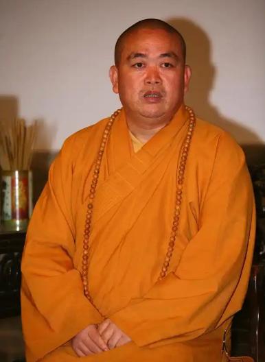 释永信被抓不代表事情结束

少林寺方丈被查了，
可问题可远远不止他一个
在那些金