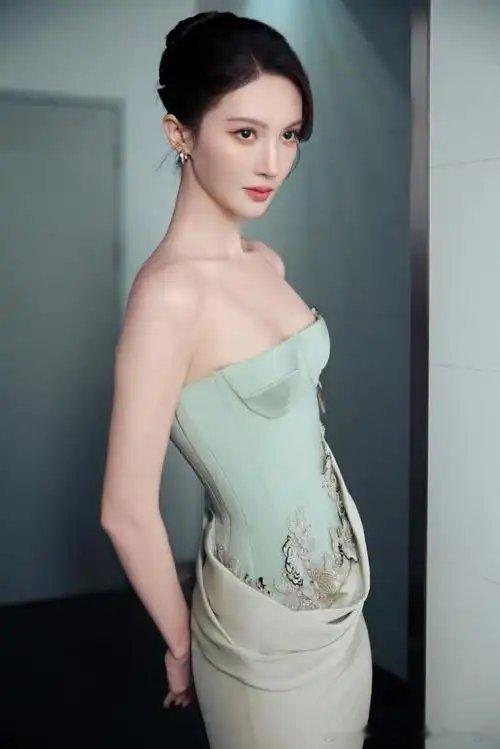 郫县说各品牌都在商量向金晨索要违约金，金晨方还不辟谣吗