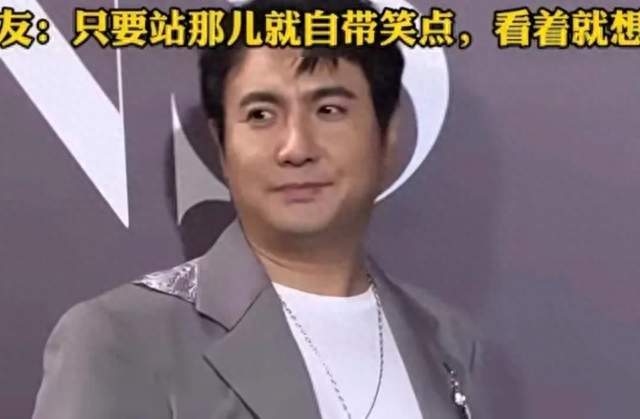沈腾插兜转圈炸场：400亿影帝的松弛感，是国产喜剧最稀缺的天赋