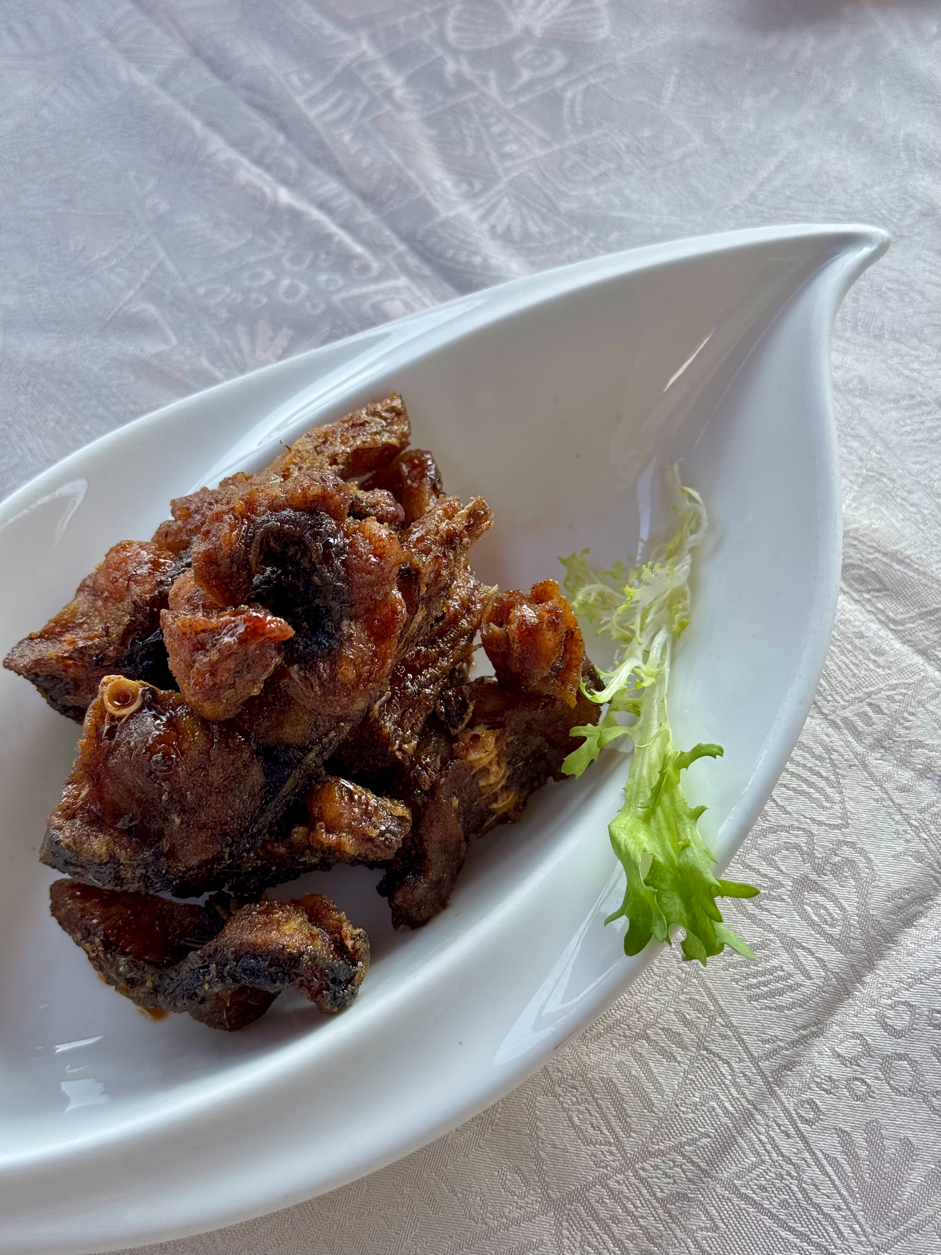 不要说杭州是美食荒漠，杭帮菜好吃的也挺多的，不要去吃那些景区必打卡的，要去吃巷子