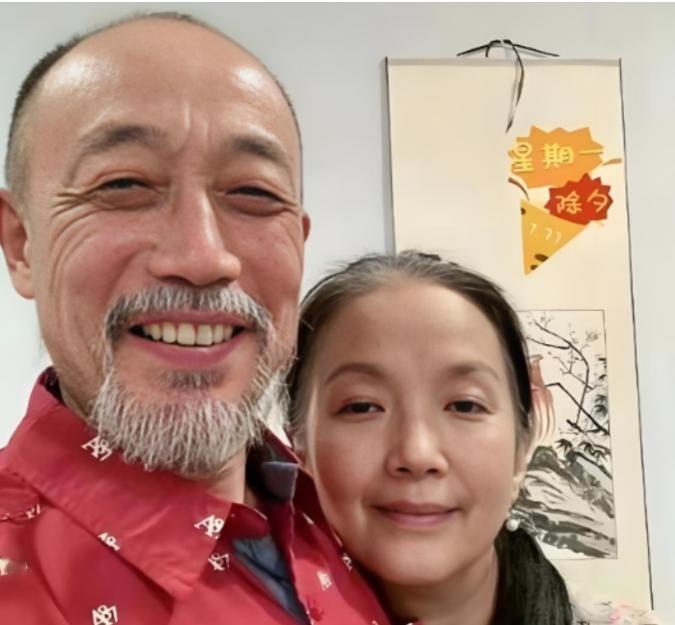 去年，孙海英在社交平台再度发文称：我们移民美国，并不是不爱国，是因为在国内每一次