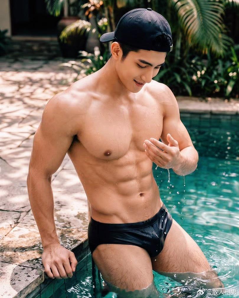 型男帅哥窝[超话]  肌肉型男 ​​​