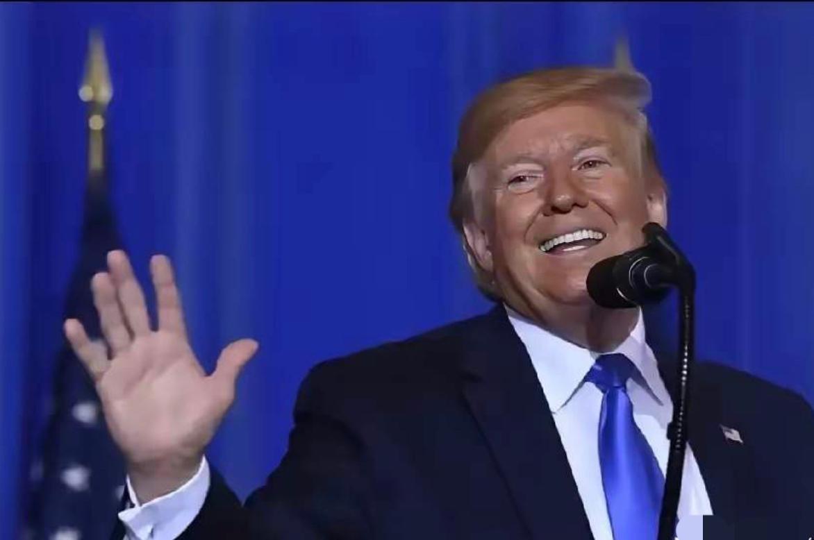 特朗普给韩国的谈判打12分，还特意发文感谢，这波操作看着热闹，其实全是现实算计。