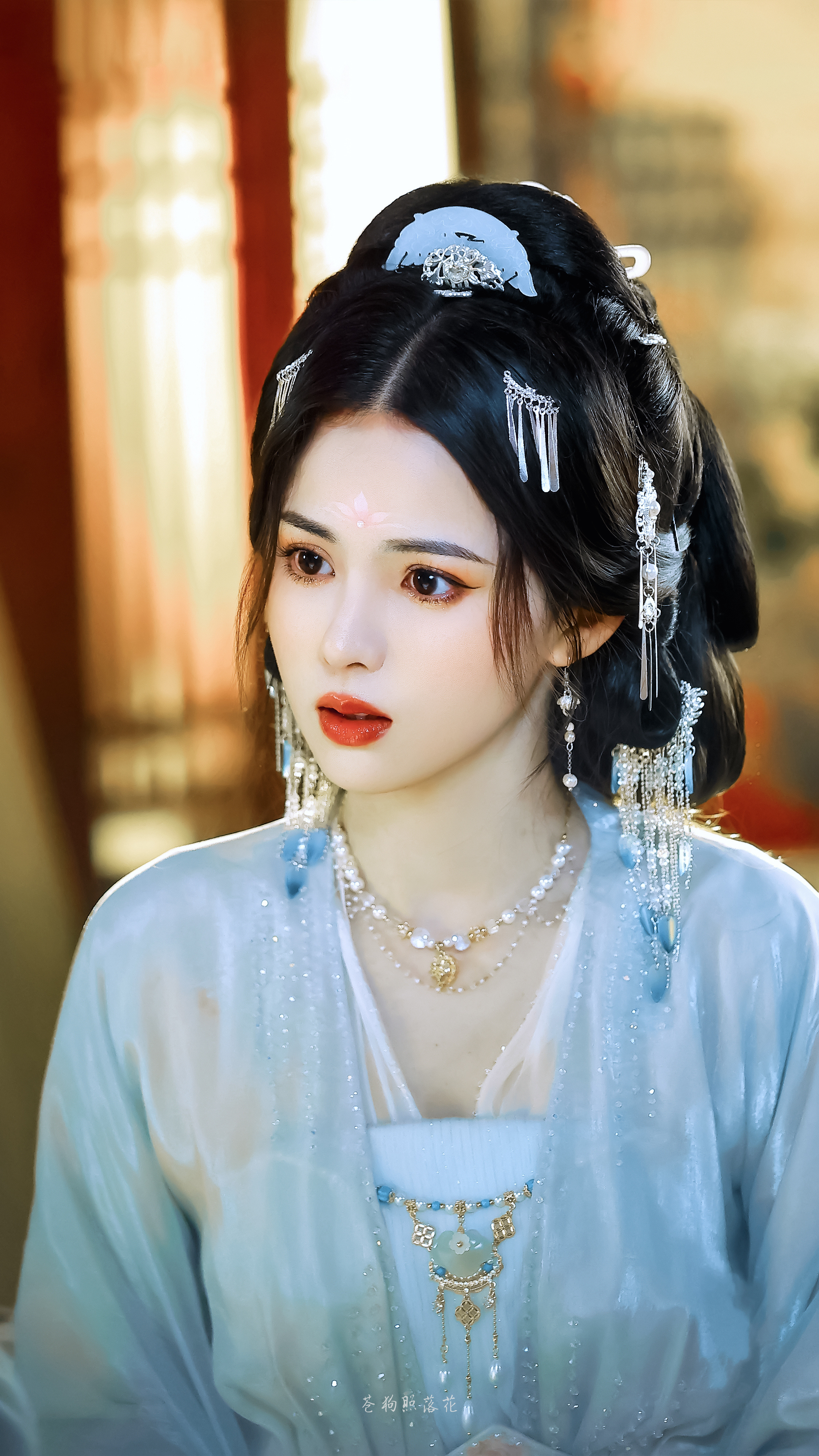 感觉错过了小黄造型好美丽的一个角色黄日莹 《半醒浮生》殷筝 