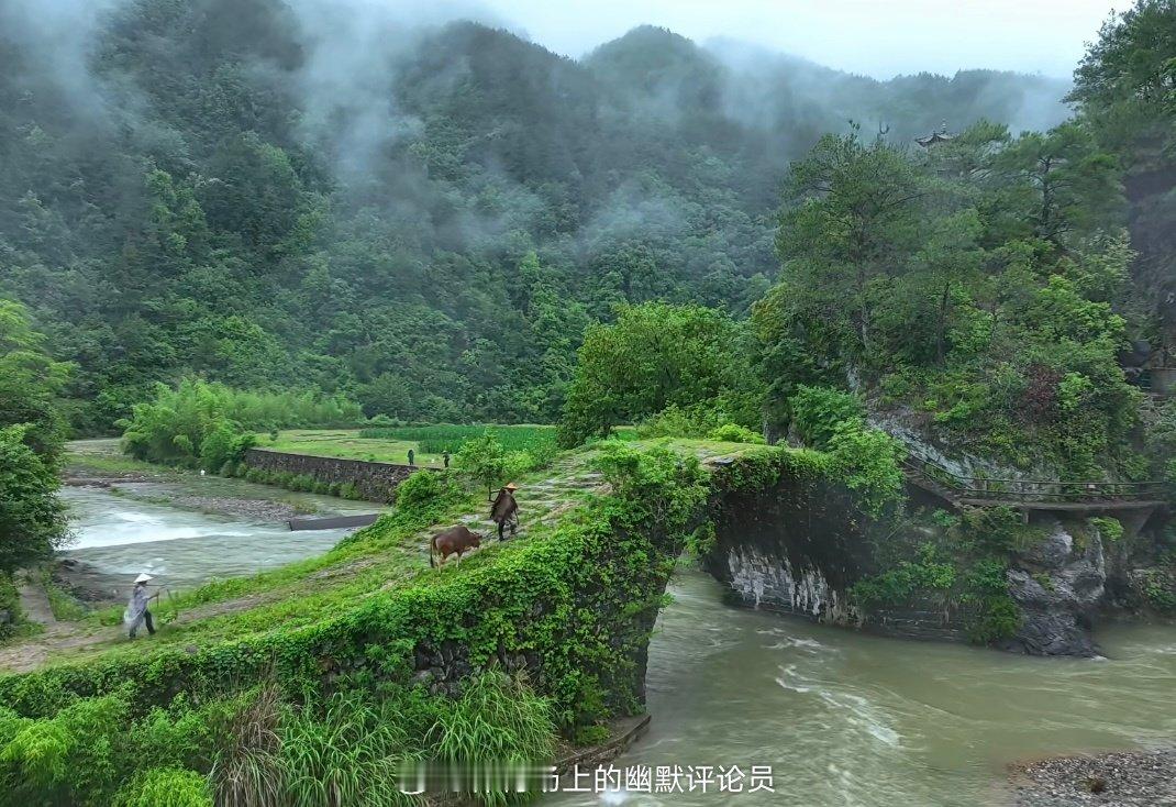 山空不语，水静无言。 （