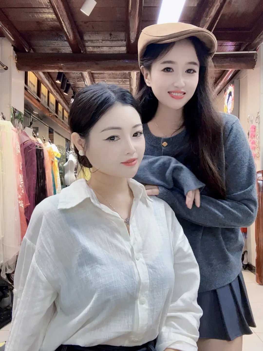 “始终欠自己一个该有的模样，          太多无可奈何的选择和委屈妥协。”