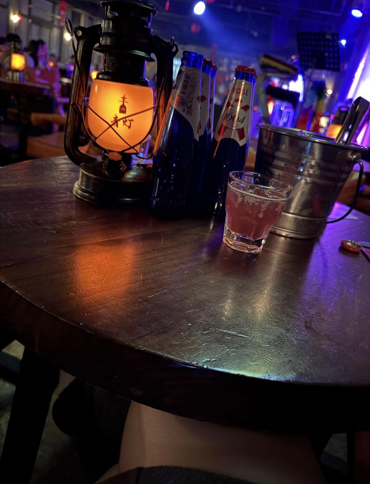 过你自己喜欢的日子吧。听喜欢的歌喝喜欢的酒