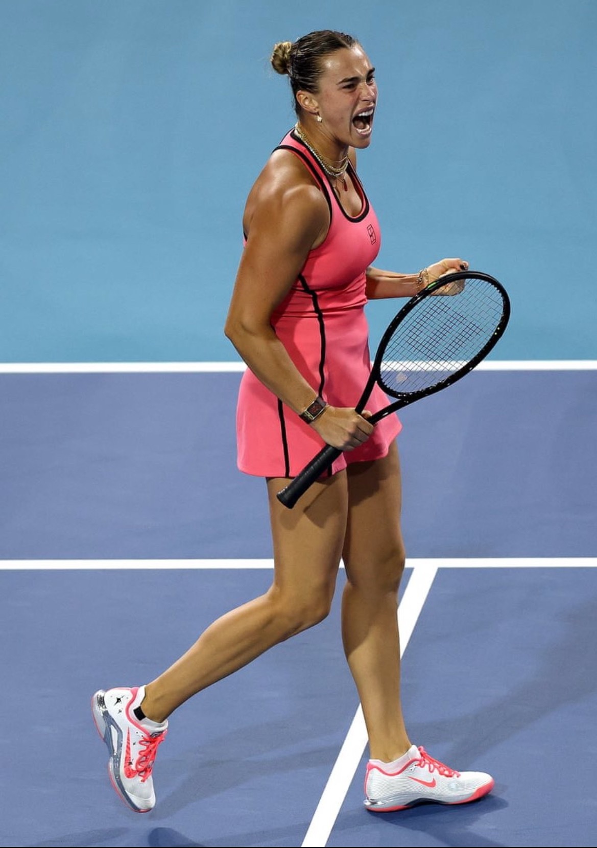 萨巴伦卡阳光双冠萨巴伦卡卫冕迈阿密赛冠军迈阿密女单决赛，萨巴伦卡6-2 4-6 