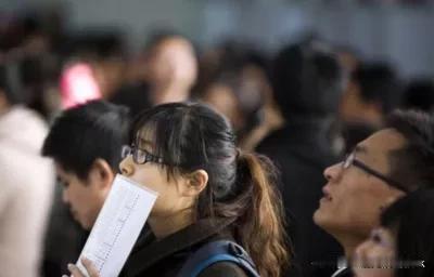 选调生，是我国的一种公务员选拔制度，主要是从高校毕业生中选拔优秀人才，到基层党政