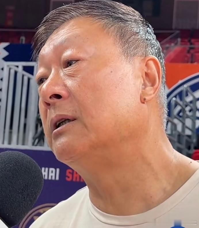 提前喊出争冠，李秋平这番豪言会被打脸吗？京沪半决赛G2开打前夕，上海名宿李秋平直