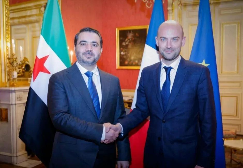 半岛电视台报道，当地时间6日，叙利亚过渡政府外长西巴尼证实，在美国、法国政府的推