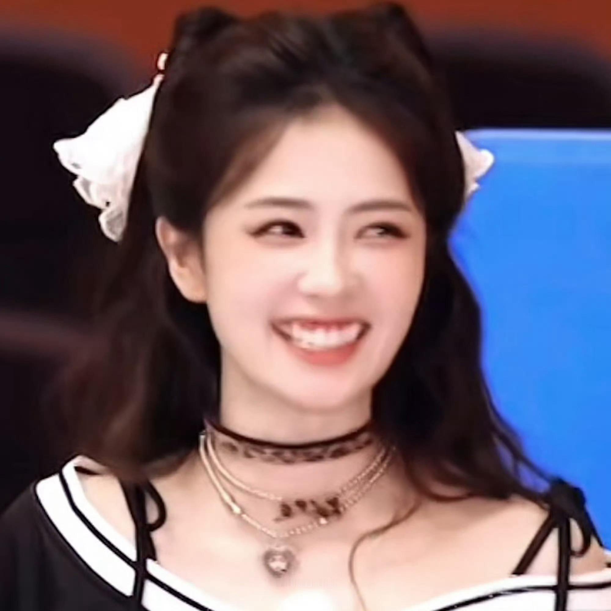 喂，你怎么长了两个妙脆角.白鹿 ​​​