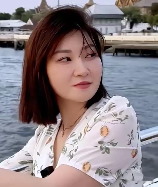 研究了一下王暖暖的老公，查了以后，终于恍然大悟了，怪不得能对王暖暖这么狠，原来是