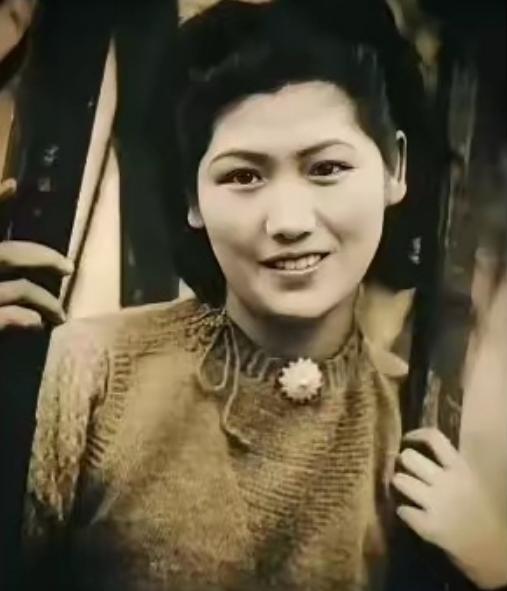 叶于芬，军统北平站情报员，1940年5月19日奉命在北平大戏院刺杀川岛芳子，由于