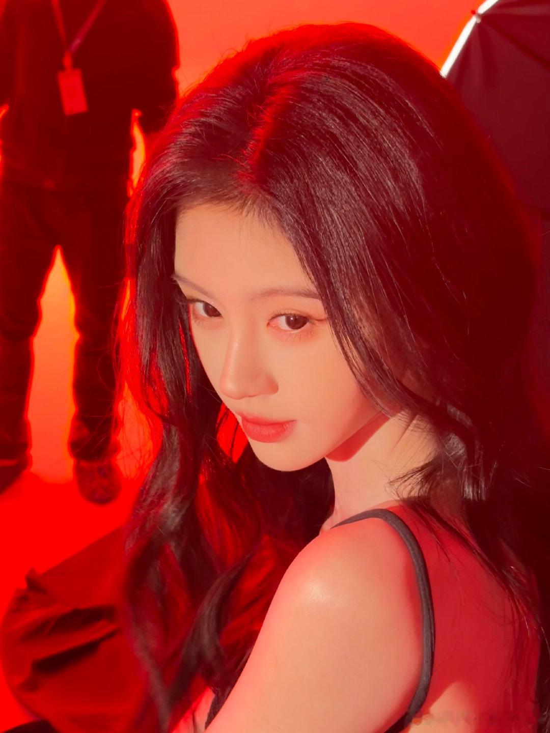 jjy鞠婧祎阿黛 jjy鞠婧祎苏绿夏你阳光明媚 像一缕小太阳＞O＜