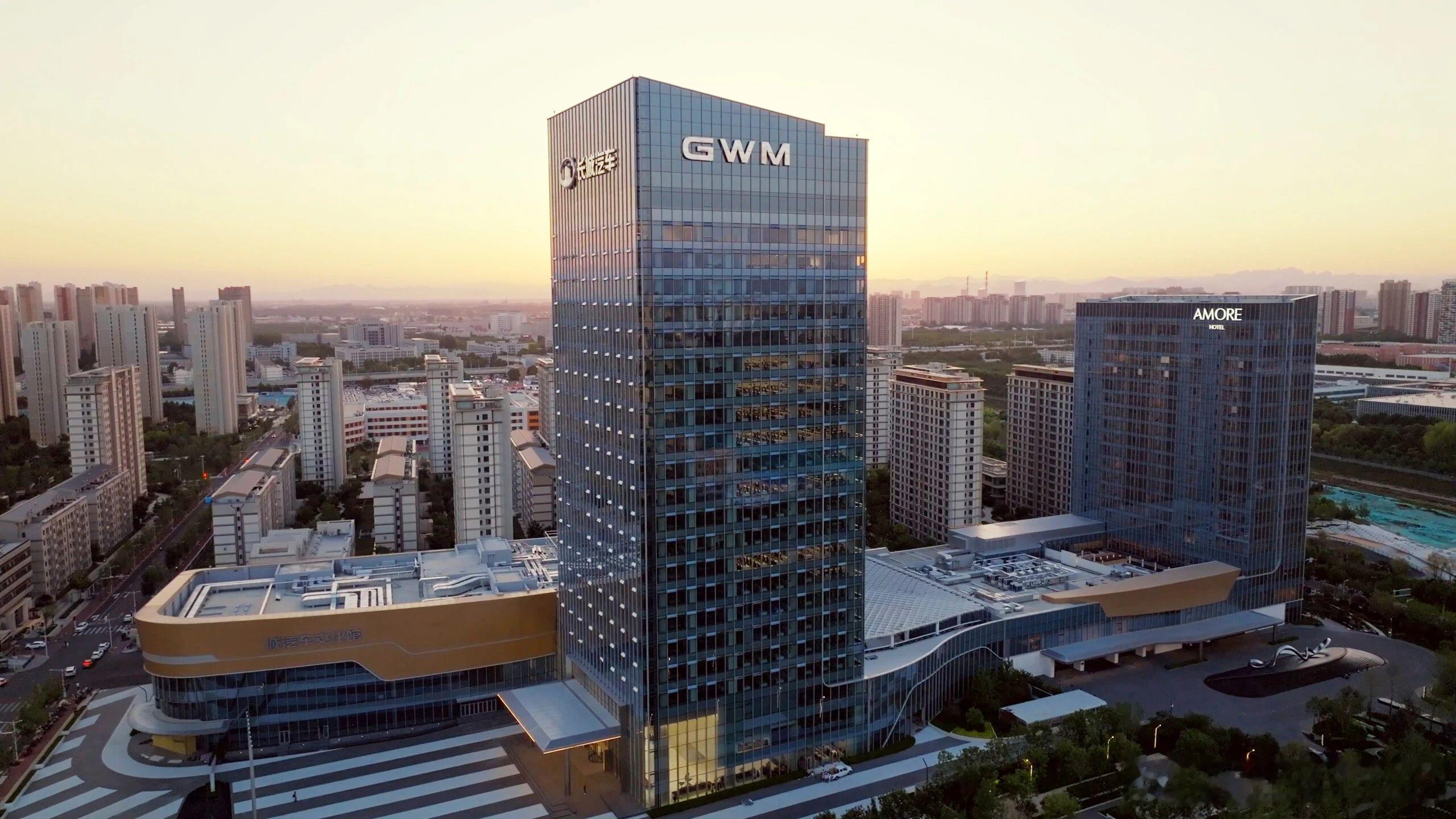 长城汽车全球总部6月8日，长城汽车3000多名员工迎来了在长城汽车全球总部开工的