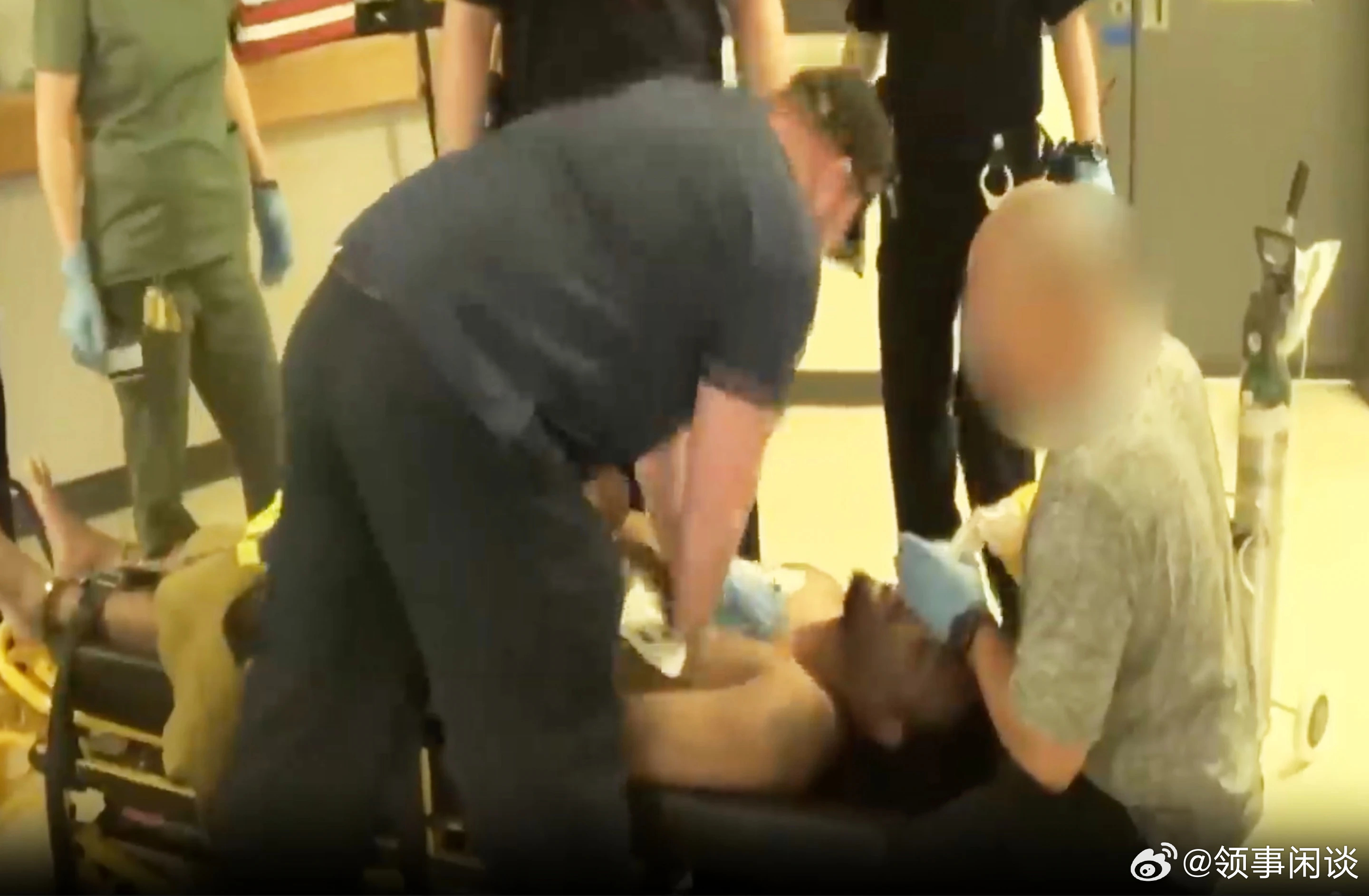 【视频显示，康涅狄格州监狱狱警在一名囚犯死亡前殴打了他】[人权伪士，草菅人命美国