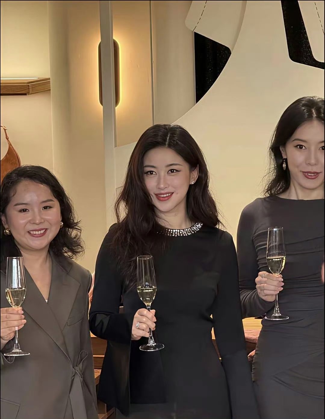 李斌夫人跟朱珠站一起来竟然没被比下去 ​​​