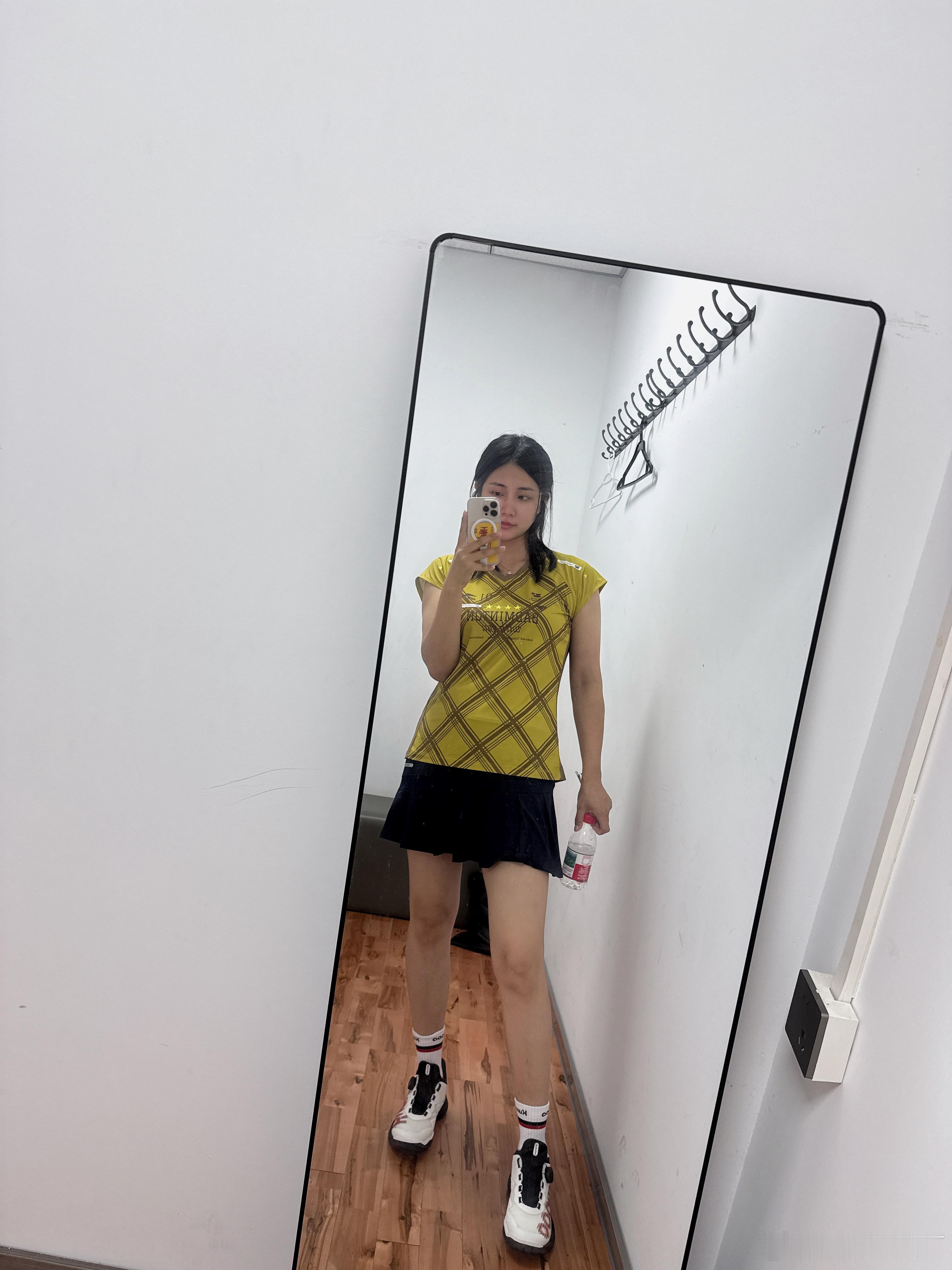 午什么休啊，来打球🏸 