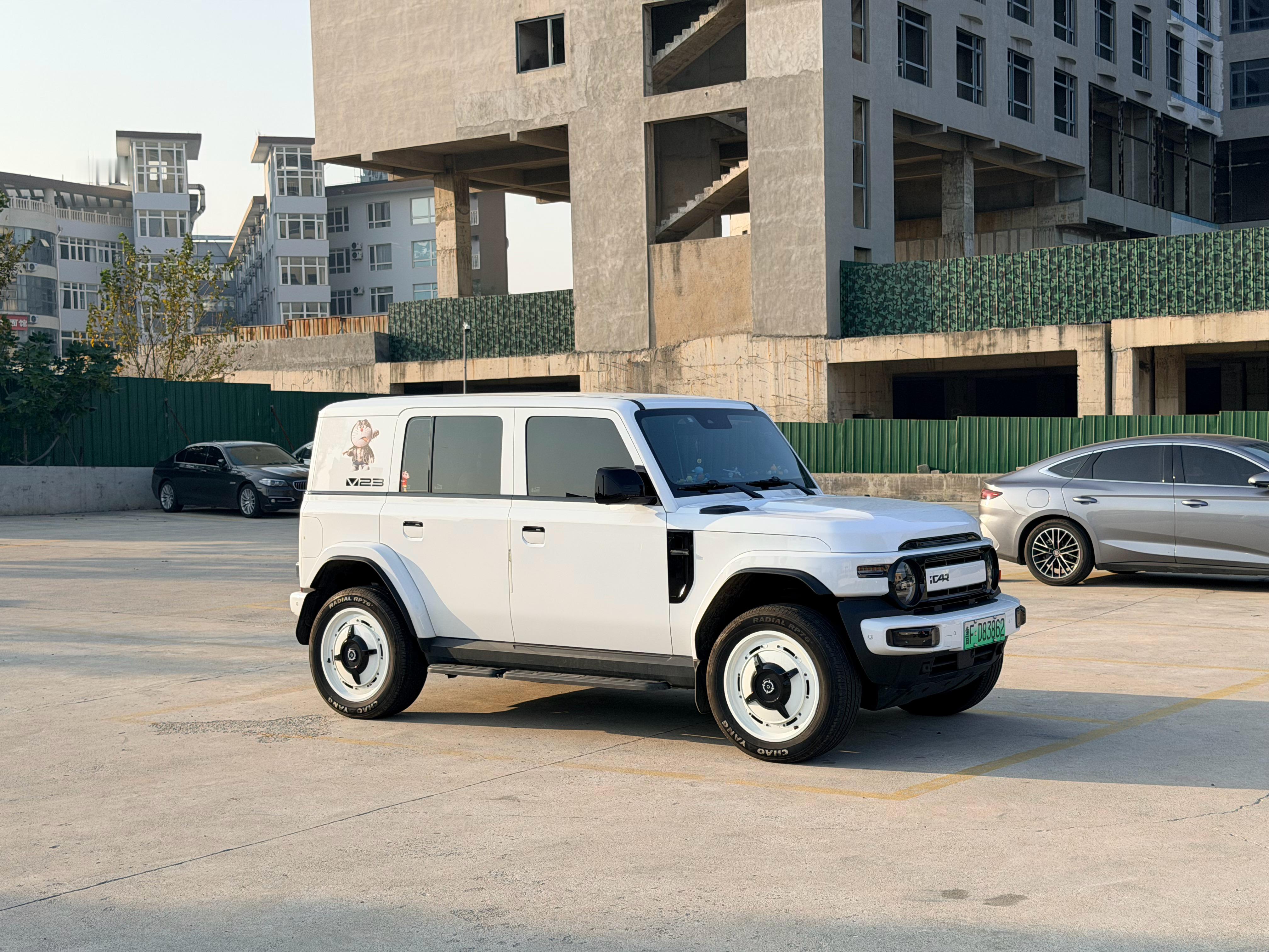 不知道从哪刮来一股这种大饼轮毂的风，导致现在好多车都装这种，就我来看，大部分车装