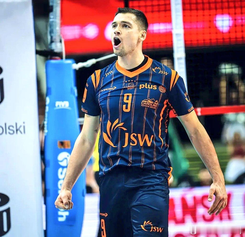 年仅29岁，拥有法国和波兰双国籍的主攻尼古拉·谢尔岑宣布结束球员生涯！本赛季结束