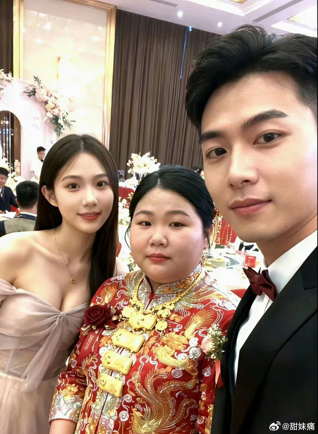 不怪新娘一脸的嫌弃，换谁谁不是  