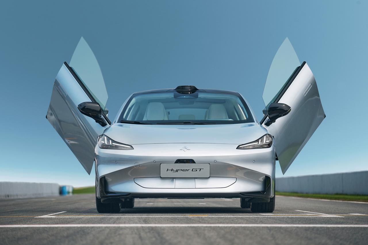 新能源车主福音！昊铂超充站解决你的充电烦恼！
 
对于那些在老旧小区无法安装私桩