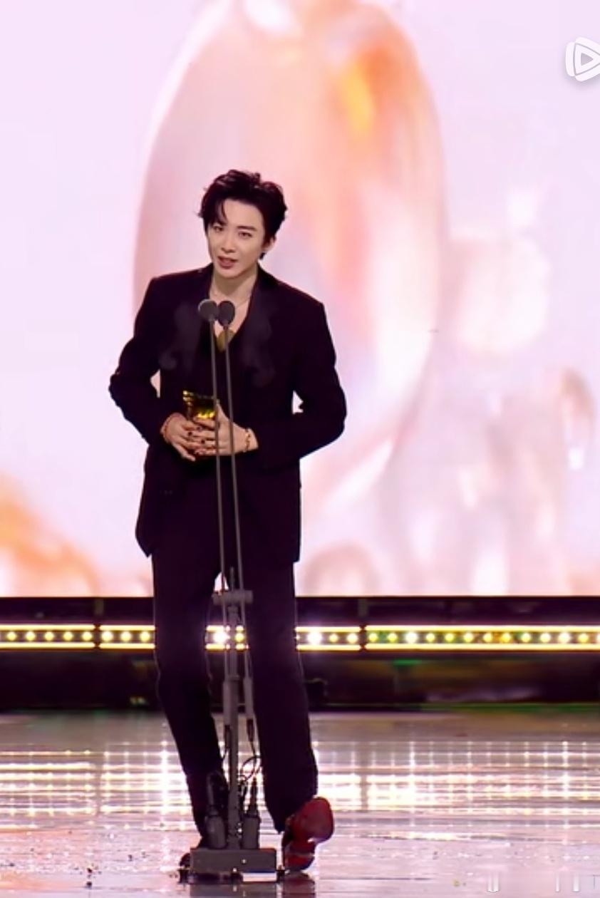 2025高产演员TOP10摩登兄弟从歌手到演员，刘宇宁用高产证明实力！每一票都是